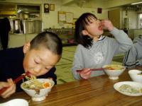 麺がのびないうちに！